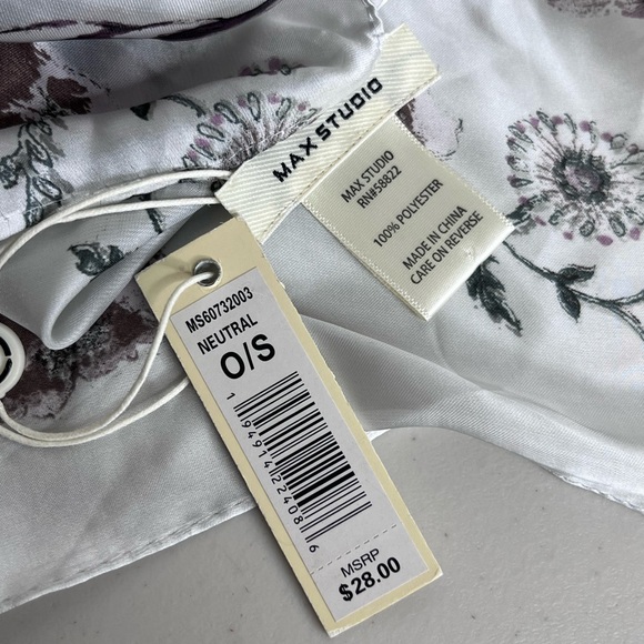 NWT Max Studio OS Satin Floral Scarf Wrap - Picture 6 of 7